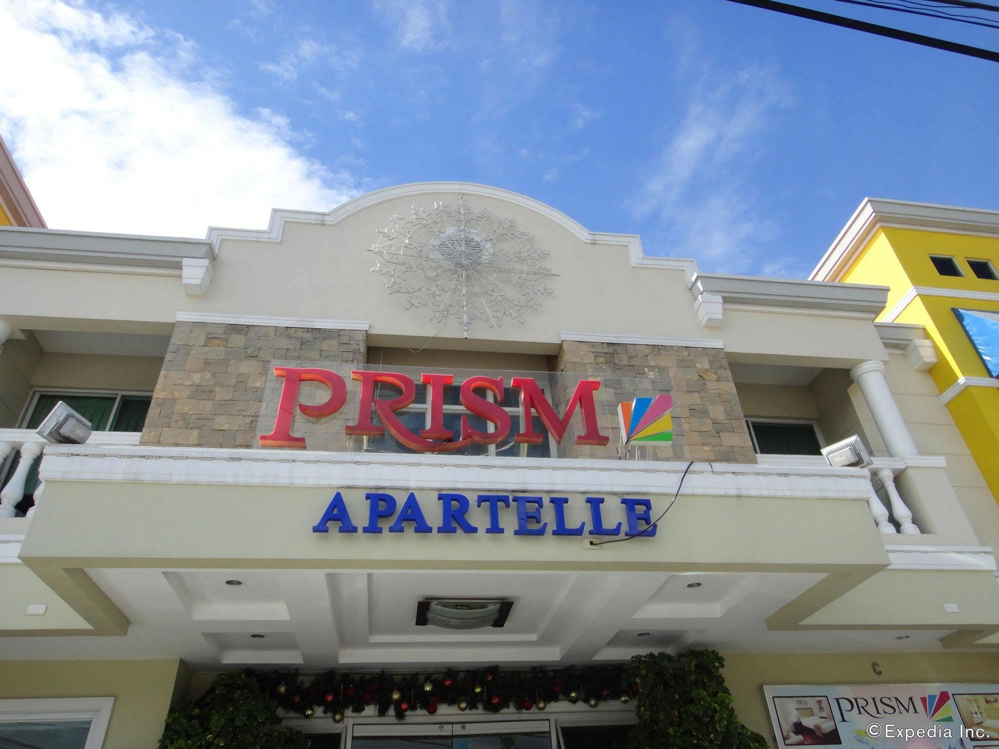Prism Hotel Angeles Buitenkant foto